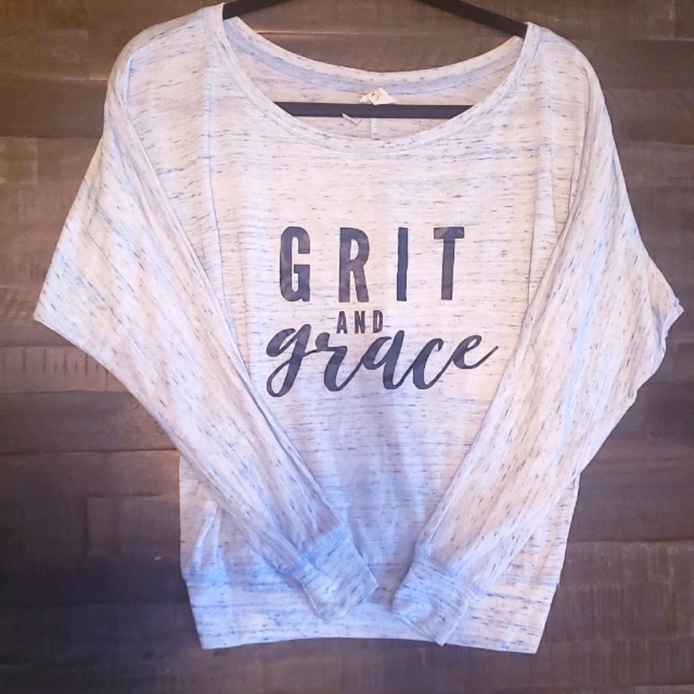 Scoop Neck long sleeve